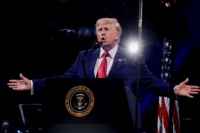 En el acto por la Independencia de EE.UU., Trump volvió a cargar contra el comunismo