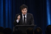 El presidente Javier Milei aseguró que el Gobierno dispone de USD 70.000 millones ante una posible corrida