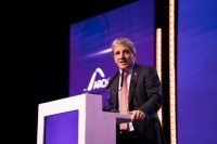 Caputo, contra los reclamos de la industria: “Me toca defender los intereses de 48 millones de argentinos”