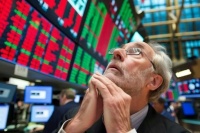 El mercado reaccionó a la decisión de la Fed: bajaron los bonos y subió el riesgo país