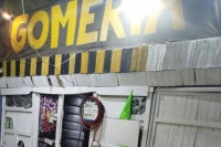 Un hombre amenazó a dos trabajadores y destrozó una gomería