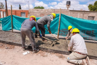 El Ministerio de Economía busca que gobernadores e intendentes devuelvan la plata de obras que no terminaron