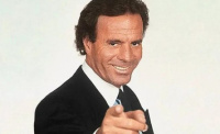 Mateyko reveló cómo toma Julio Iglesias los memes que se viralizan sobre él