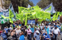 La CGT y organizaciones sociales sanjuaninas tuvieron su acto en la Plaza 25