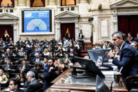 El oficialismo dejó Aerolíneas, Correo y medios públicos fuera de las privatizaciones