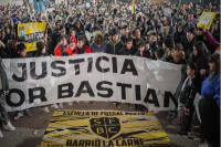 Multitudinaria marcha por Bastian, el nene que murió tras quedar en medio de un tiroteo