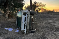 Un hombre volcó en su camioneta y falleció: se investigan las causas del hecho