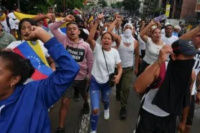 El kirchnerismo puso en duda el resultado de las elecciones de Venezuela y pidió que se publiquen las actas