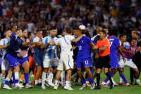 Los incidentes entre los futbolistas de Argentina y Francia tras el final del partido