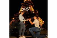 El día más especial: un deportista sanjuanino le propuso casamiento a su novia en la Torre Eiffel 