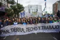 La CGT y los movimientos sociales marchan por San Cayetano