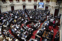 Tras el escándalo, los senadores ahora quieren dar marcha atrás con el aumento de sus dietas