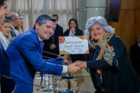 Orrego entregó certificados a beneficiarias del programa Mujeres +6