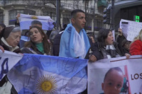 El hermano de Loan encabezó una marcha en Buenos Aires a 71 días de su desaparición