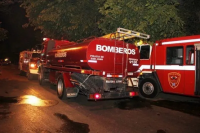 Un incendio destruyó desde un cuatriciclo hasta herramientas en una vivienda de Sarmiento