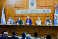 Orrego anunció el lanzamiento de aulas tecnológicas para potenciar la educación en 5 departamentos