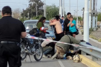 Tragedia: un hombre a bordo de un auto se descompensó en plena Libertador y falleció