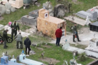 Macabra hipótesis en el Caso Loan: investigan una tumba abandonada en un cementerio rural