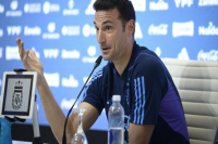 Scaloni contundente contra el arbitraje: “Él y los cinco del VAR vieron penal, el resto no”