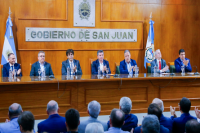 El gobernador Orrego presentó el evento que busca impulsar el desarrollo de energías limpias