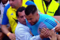 Sergio Romero será sancionado tras su pelea con un hincha en el Boca vs River