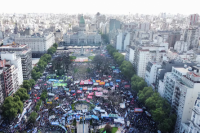 Tras la multitudinaria marcha a favor de la universidad pública, el Gobierno ratificó el veto