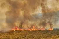 Un intenso incendio en Jáchal genera preocupación en los vecinos y hay dos personas detenidas