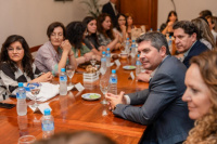 Marcelo Orrego recibió a las 19 representantes que aspiran convertirse en la Emprendedora del Sol