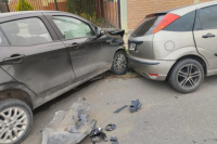 Dos autos protagonizaron un impactante choque y una persona tuvo que ser llevada al hospital