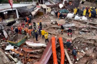 Encontraron otros tres cuerpos entre los escombros del derrumbe en el hotel de Villa Gesell