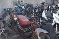 Desmantelan taller clandestino de motos en San Juan: Incautaron vehículos y detienen a su propietario