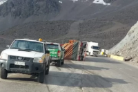 Un fuerte choque entre un camión y un auto se cobró la vida de tres personas en el paso a Chile