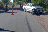 Un conductor de auto que iba ebrio embistió a dos motociclistas