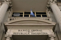 El Banco Central anunció que tomará un préstamo de USD 1.000 millones de cinco entidades internacionales