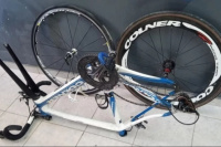 Delincuentes abandonaron una costosa bicicleta que habían robado