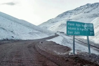 Por la intensa nevada debieron cerrar nuevamente el Paso de Agua Negra