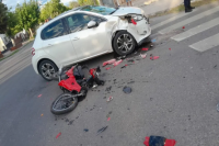 Un motociclista terminó herido tras chocar contra un auto en Chimbas