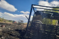 Encendió fuego para limpiar un lote y causó daños en una propiedad vecina 