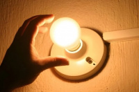 El Gobierno frenó las tarifas de luz y los aumentos anuales no van a superar el 10%