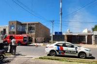 En Capital: un local comercial sufrió un incendio y preocupó a los vecinos