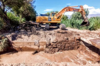 Reconstrucción de una alcantarilla muy importante para el riego y el tránsito en el departamento de Pocito