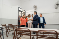 El gobernador Orrego recorrió la obra de refacción en la escuela Cecilio Ávila de Rawson