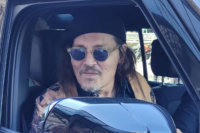 Johnny Depp visitó el Teatro Colón y causó furor entre la gente que le pidieron fotos