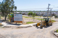 En Rawson y San Martín, el Gobierno comenzó con las obras del plan de pavimentación urbana