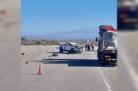 Siniestro vial en Ruta 40: una camioneta volcó y quedó totalmente destrozada