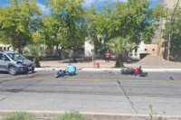 Un accidente entre una camioneta y una moto terminó con un sujeto gravemente herido